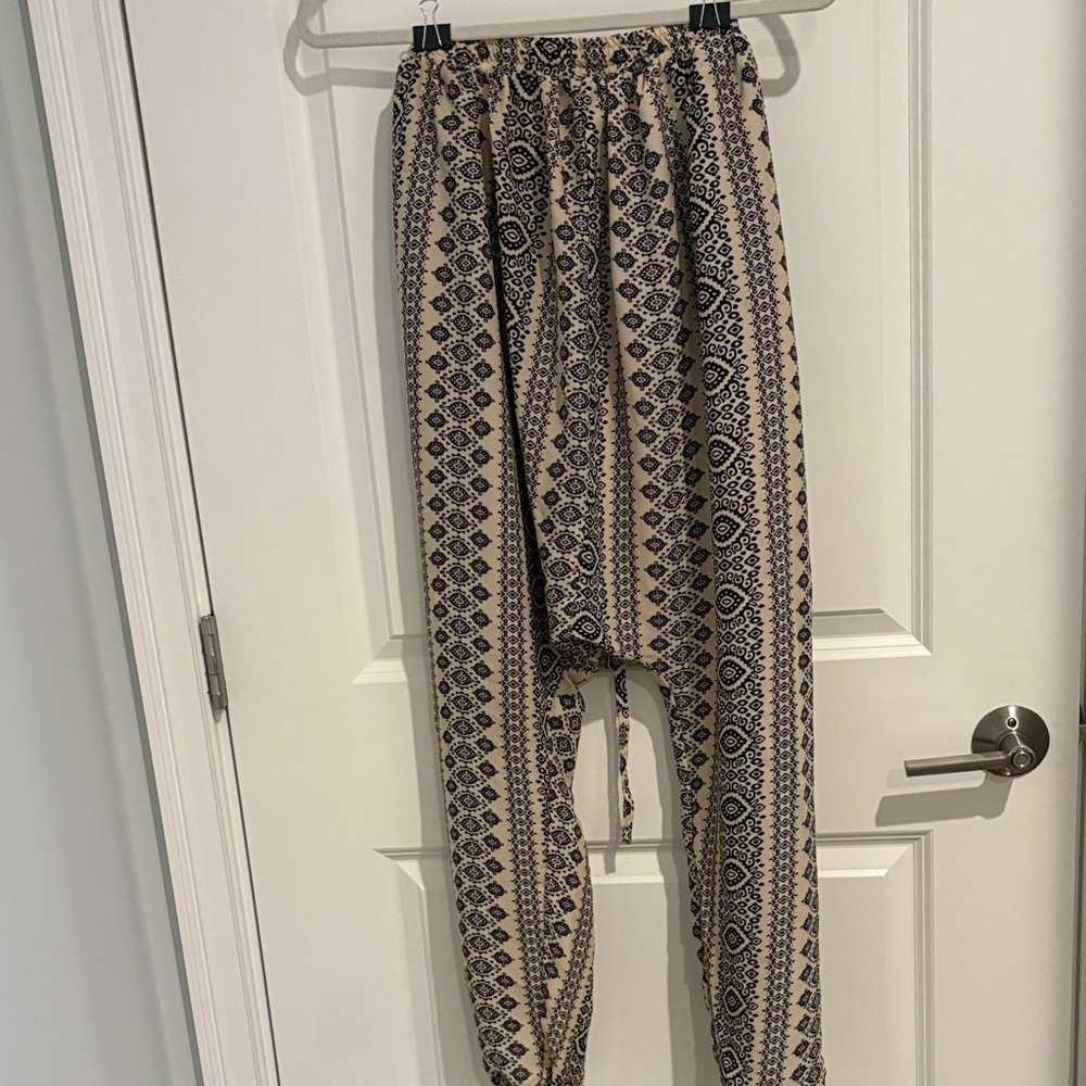 Patterned Harem Pants - Picture 5 of 6